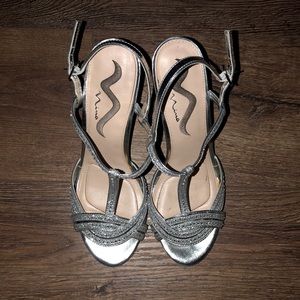 Touch of Nina • Size 9 1/2 • Silver